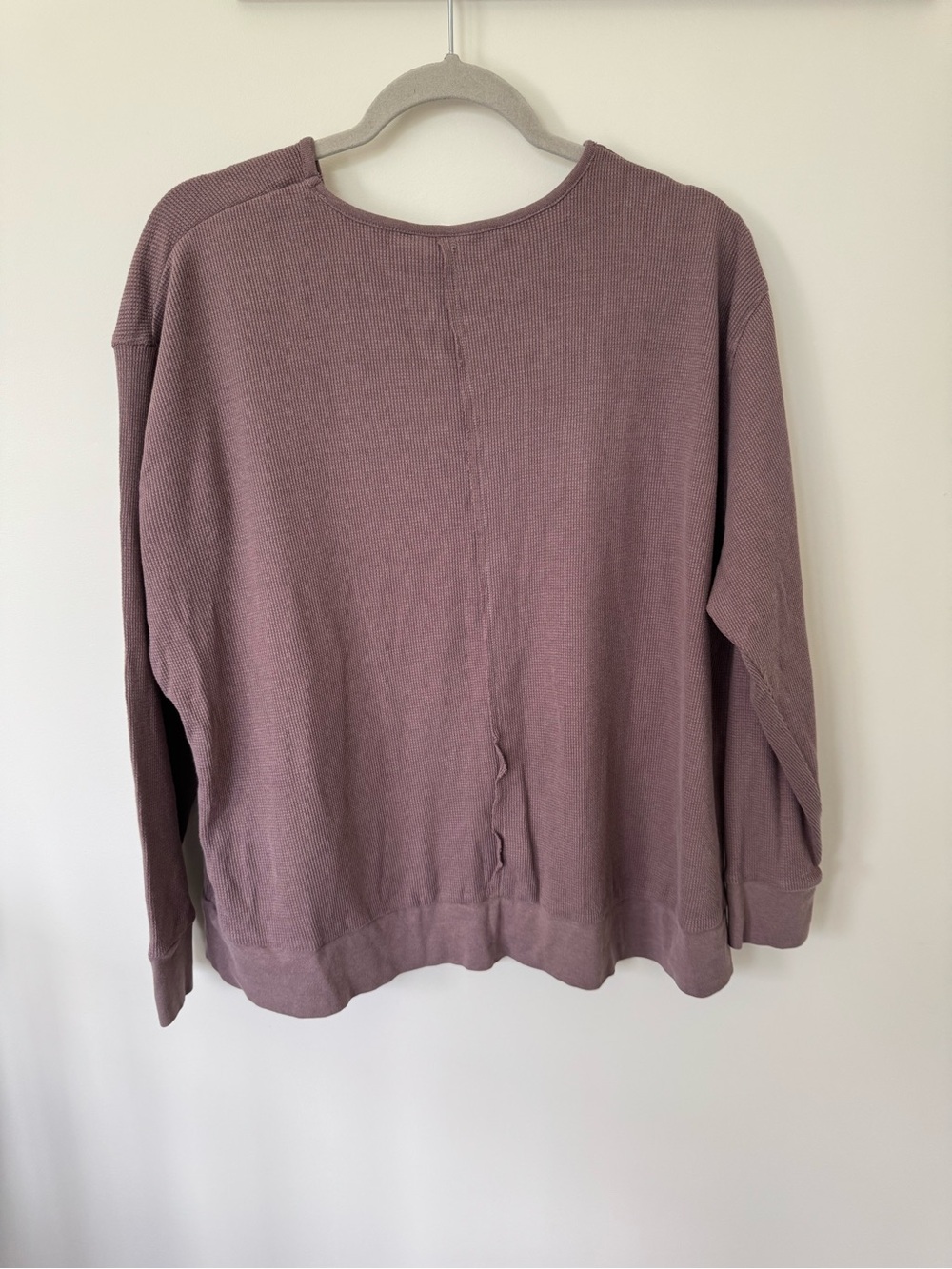 Tentree Waffle Knit V-Neck Longsleeve Relaxed Pullover in Dusty Mauve - Picture 3 of 12